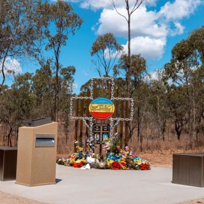 Leslie and Payne Memorial 02